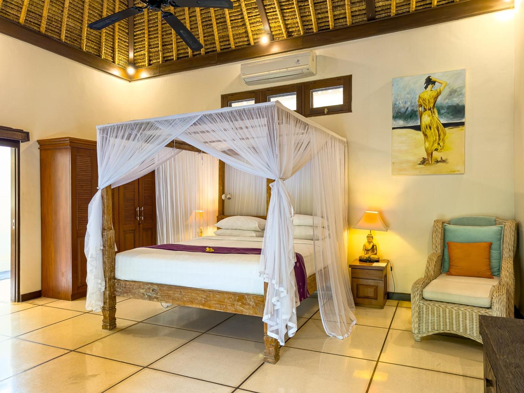 Villa Bugis Kayu Aya Seminyak Rum bild