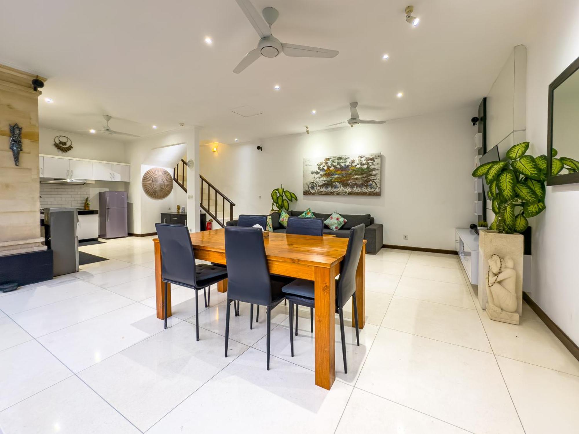 Villa Bugis Kayu Aya Seminyak Rum bild