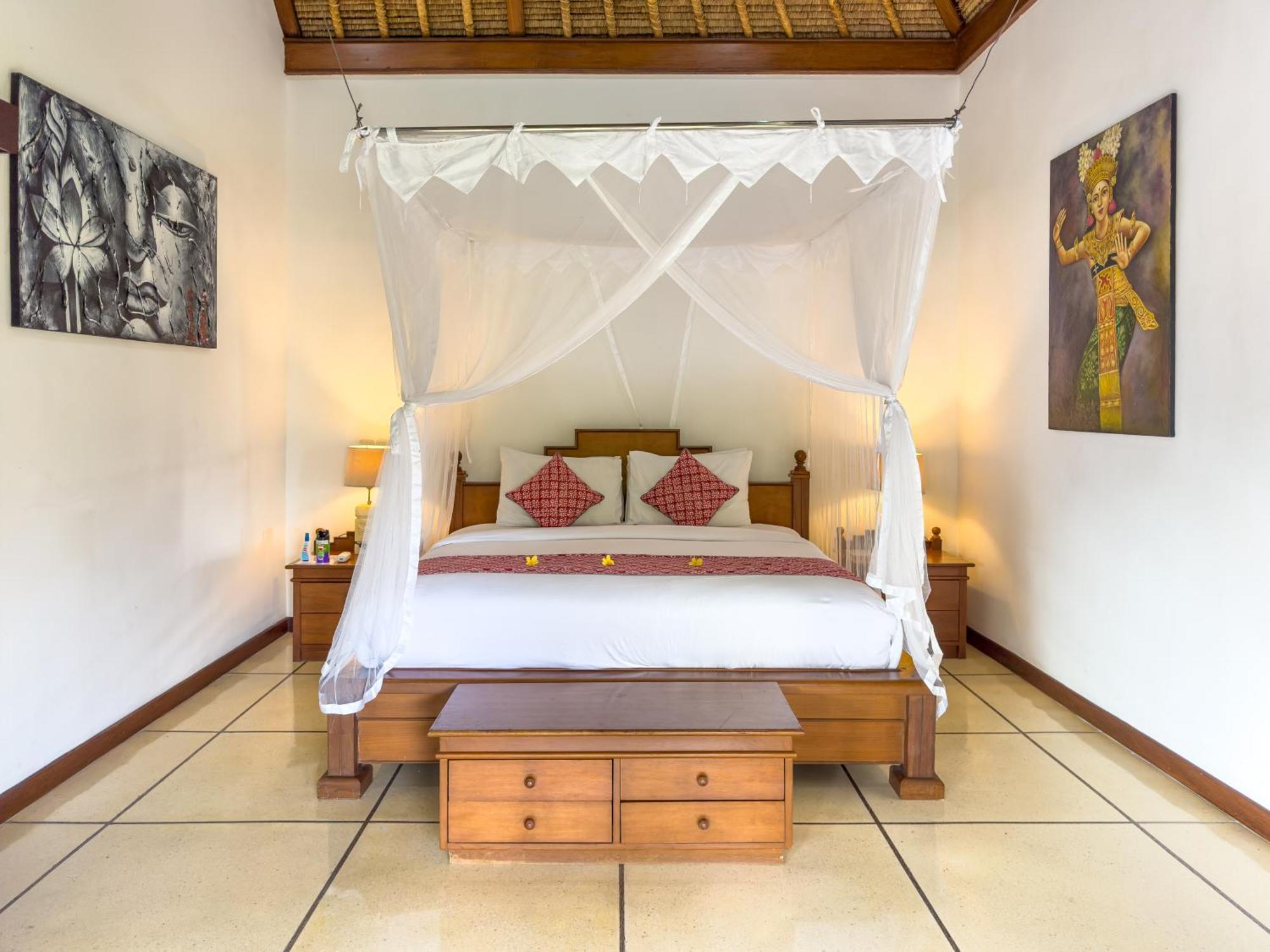 Villa Bugis Kayu Aya Seminyak Rum bild