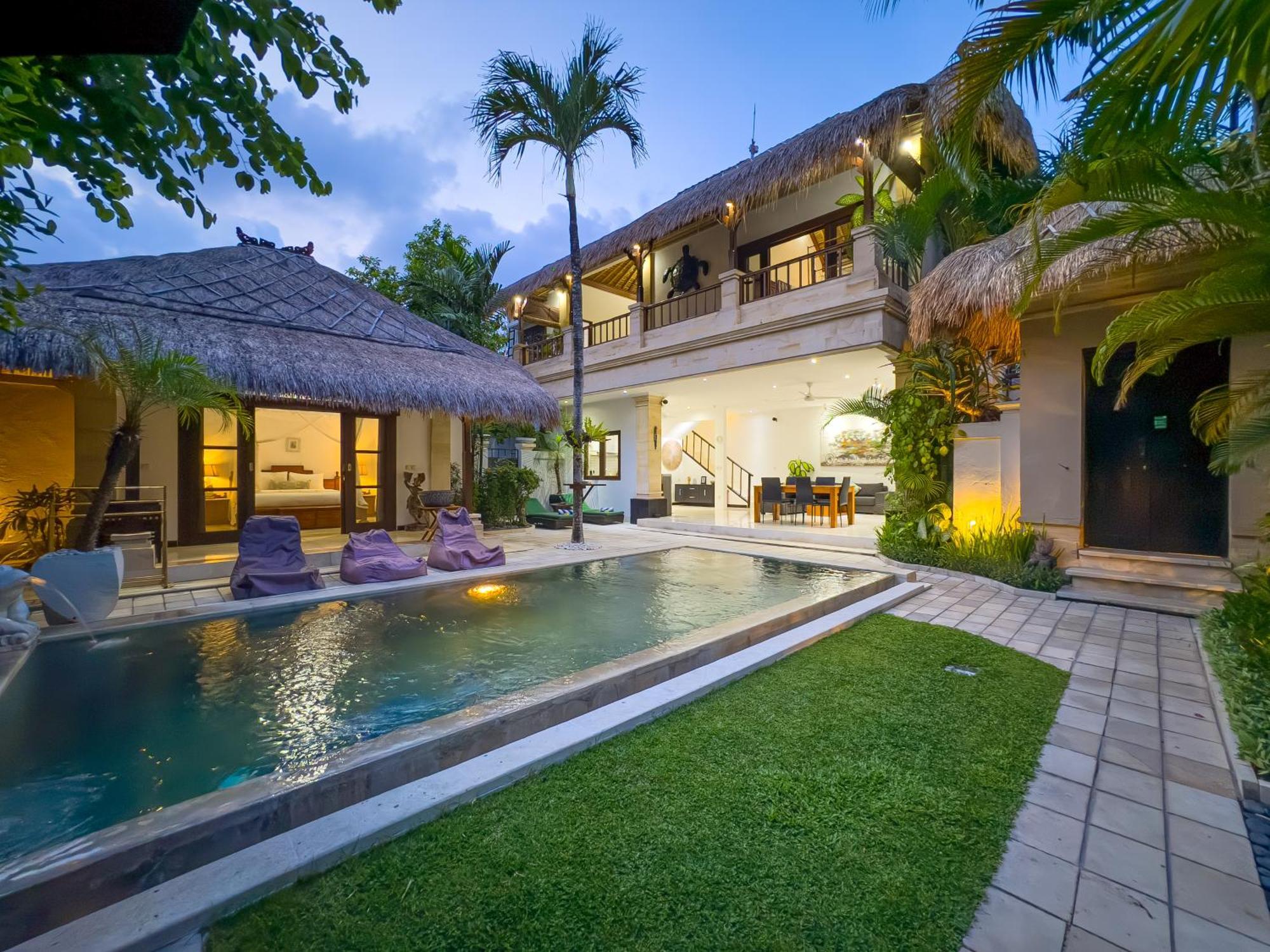 Villa Bugis Kayu Aya Seminyak Rum bild