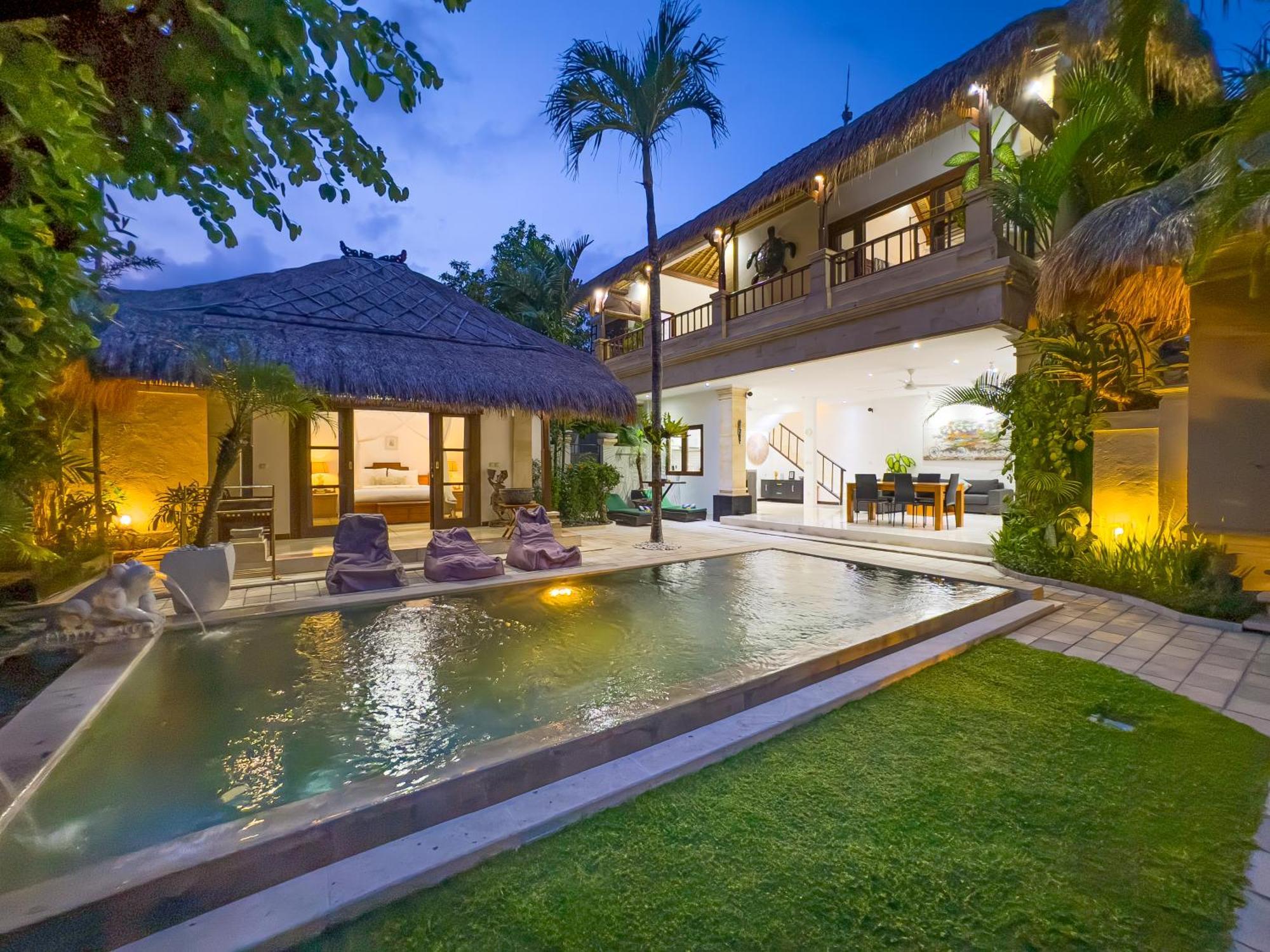 Villa Bugis Kayu Aya Seminyak Rum bild