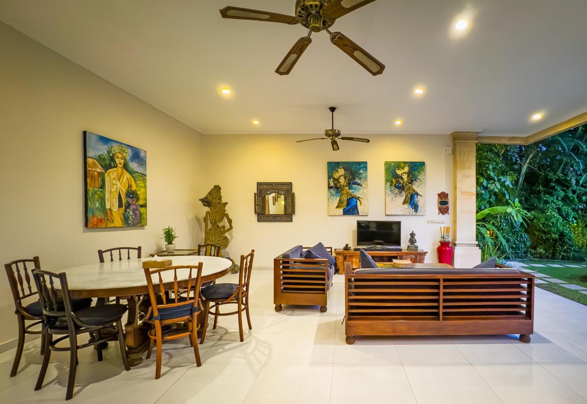 Villa Bugis Kayu Aya Seminyak Rum bild