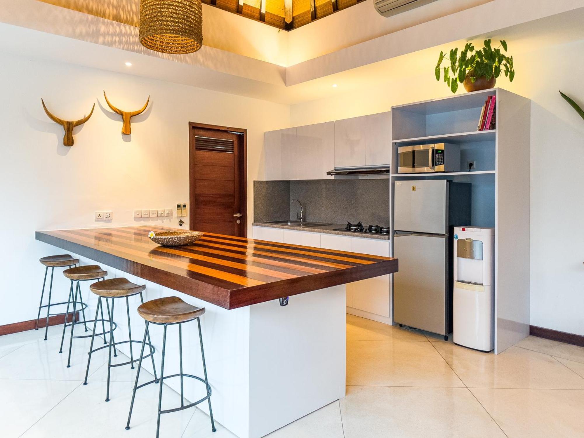 Villa Bugis Kayu Aya Seminyak Rum bild