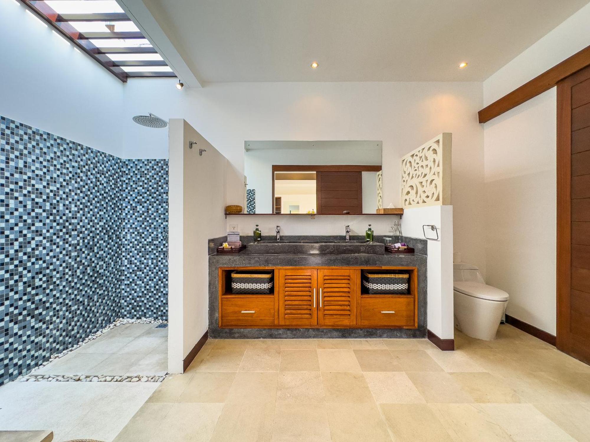 Villa Bugis Kayu Aya Seminyak Rum bild
